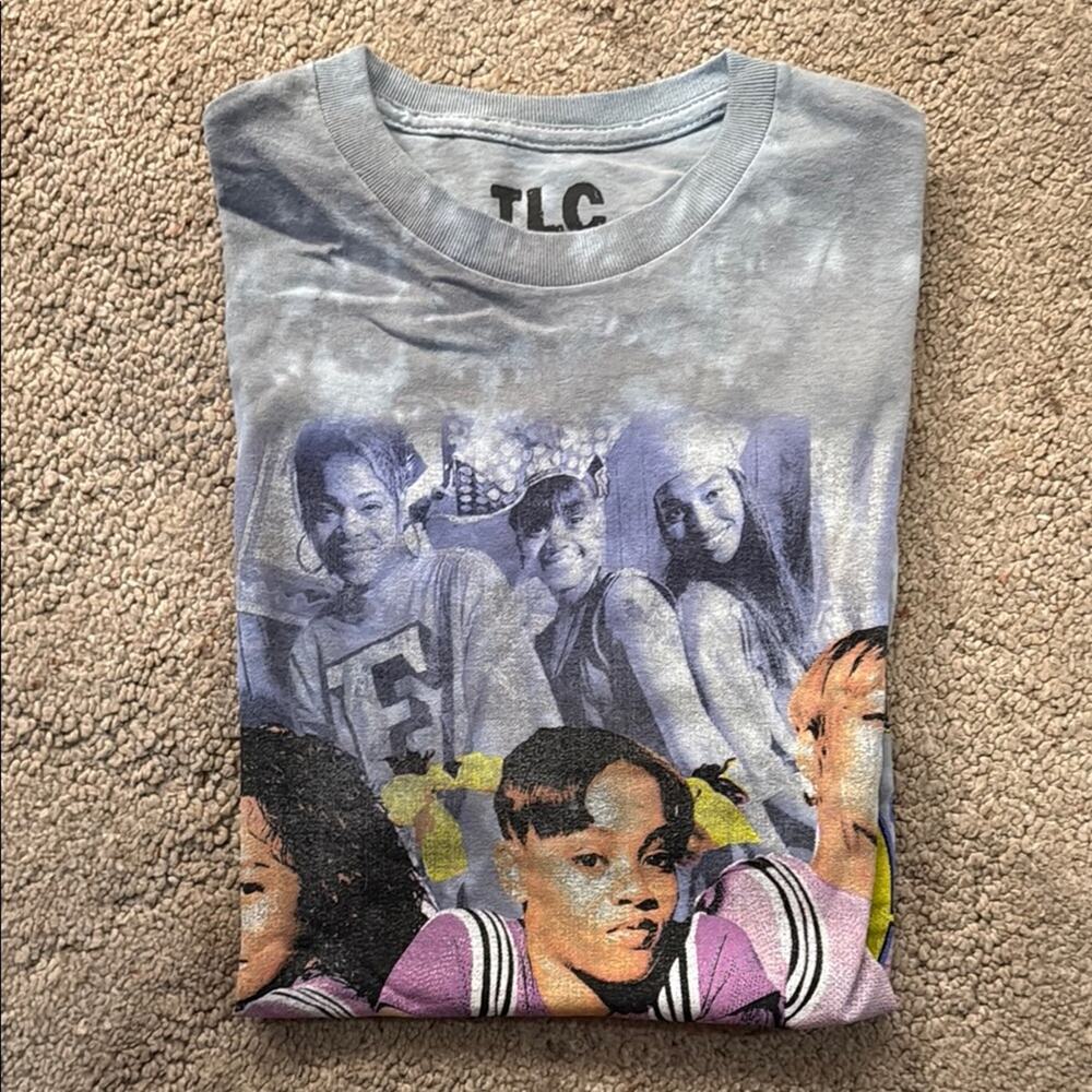TLC Gray Short Sleeve Tee with Artistic Graphic Design